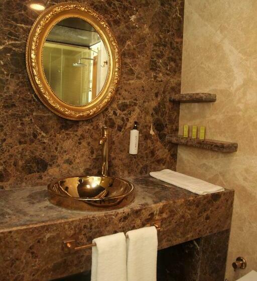 Номер Superior, The Hera Platinum