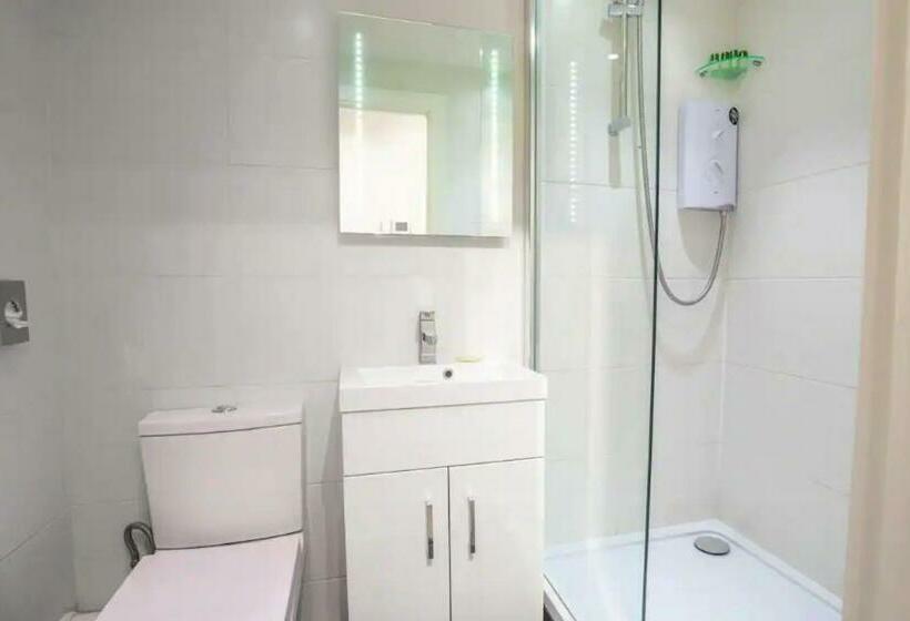 Апартаменты 1 Спальня, Nell Gwynn House Apartments & Rooms