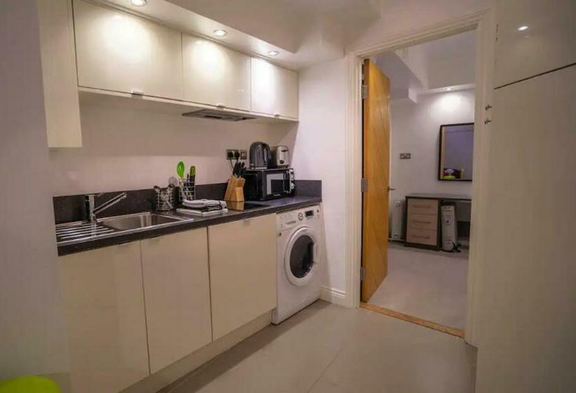 Апартаменты 1 Спальня, Nell Gwynn House Apartments & Rooms