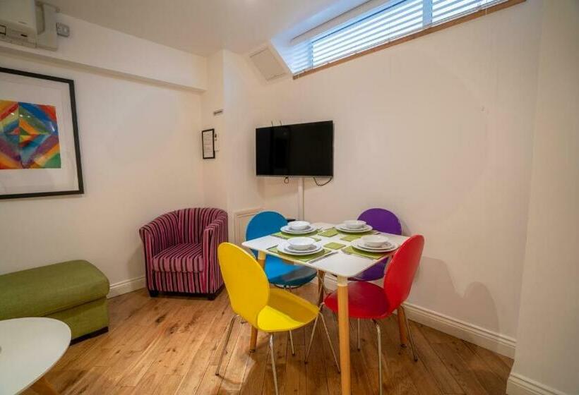 Апартаменты 1 Спальня, Nell Gwynn House Apartments & Rooms