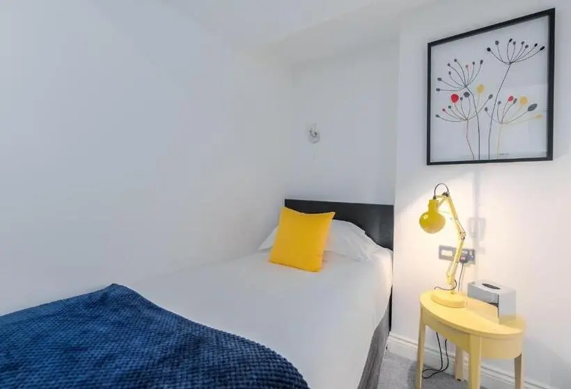Economy Yhden Hengen Huone, Nell Gwynn House Apartments & Rooms