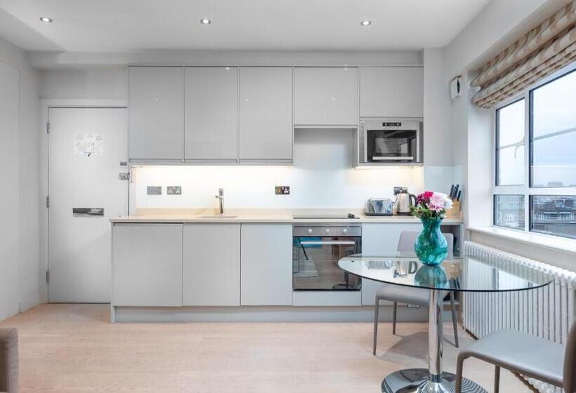 Студия Стандарт, Nell Gwynn House Apartments & Rooms
