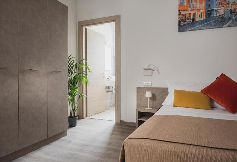 חדר סטנדרט לשלושה עם מרפסת, Nido Suite & Apartments