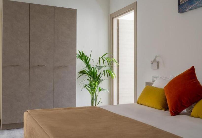 חדר סטנדרט לשלושה עם מרפסת, Nido Suite & Apartments