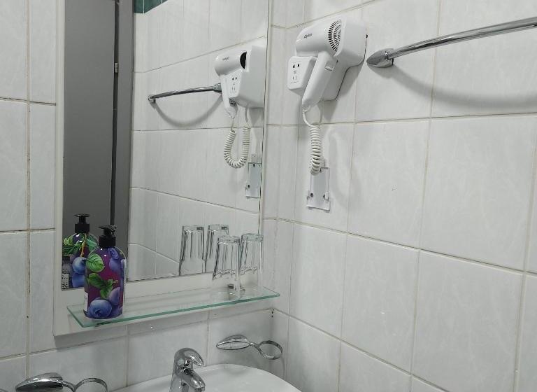 اتاق استاندارد, In Club