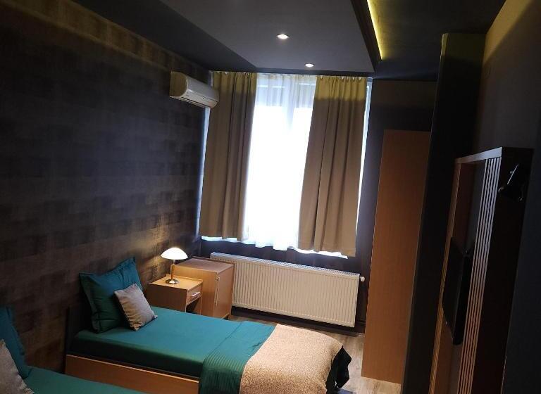 اتاق استاندارد, In Club