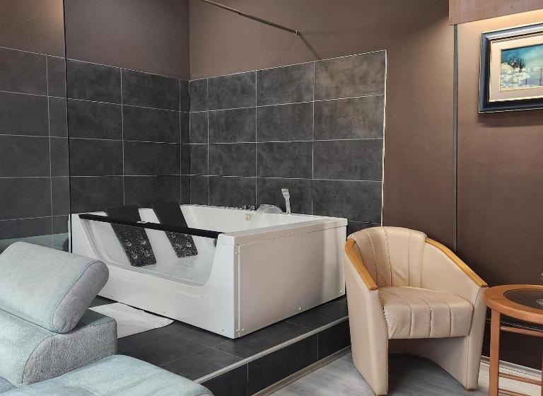 آپارتمان لوکس 1 خوابه, In Club