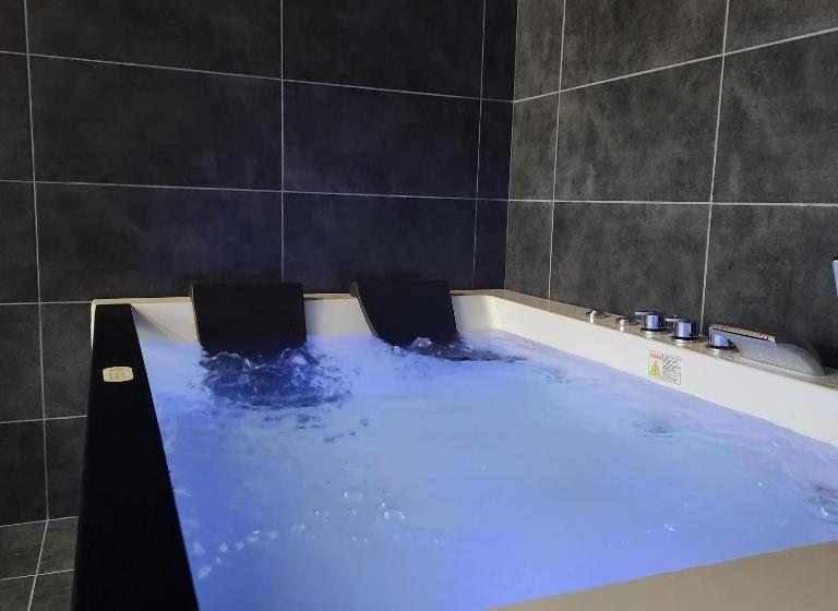 آپارتمان لوکس 1 خوابه, In Club