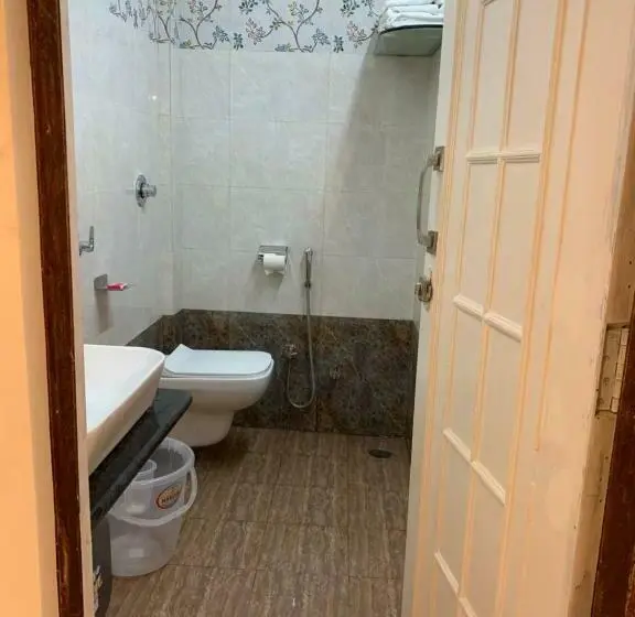 سوئیت با تخت بزرگ, Magan Niwas