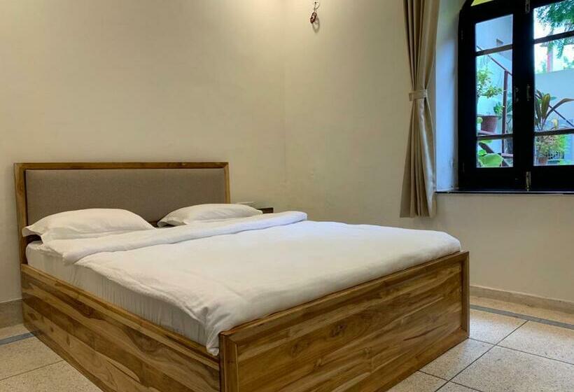 חדר סטנדרט, Magan Niwas