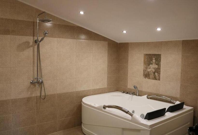 패밀리 아파트, Spa Guest House Valentina