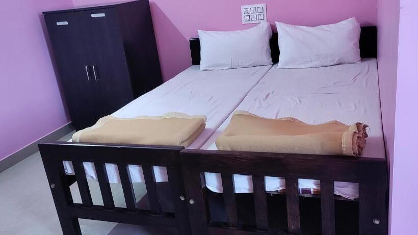 חדר אקונומי, Staymaker Madhu Residency