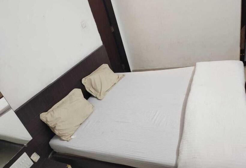 غرفة كلاسيكية ثلاثية, Spot On Hotel The Annie