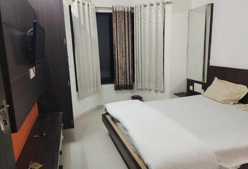 اتاق کلاسیک سه تخته, Spot On Hotel The Annie