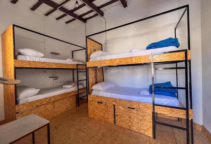 تختخواب در اتاق مشترک, Casa Montaña