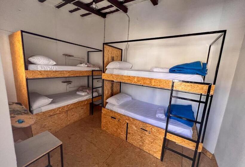 تختخواب در اتاق مشترک, Casa Montaña