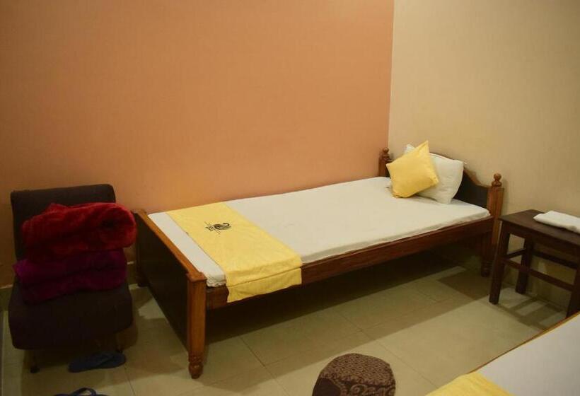 חדר אקונומי, Shakuntla Palace