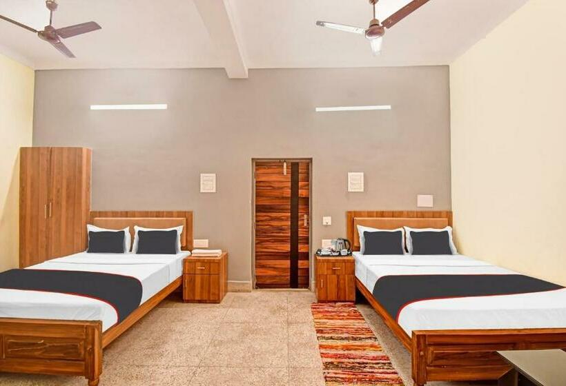 トリプルクラシックルーム, Collection O Nilanjana