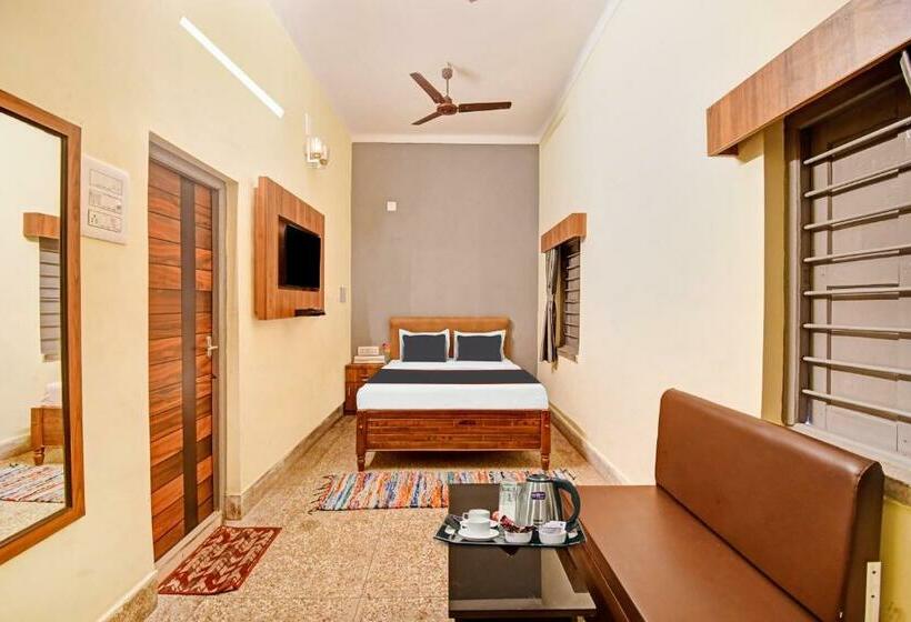 トリプルクラシックルーム, Collection O Nilanjana