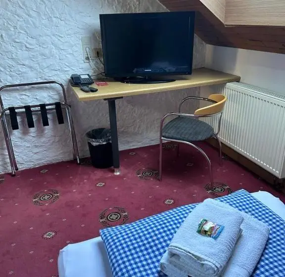 Standard Room, Söllner