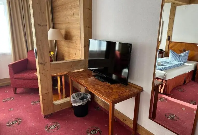 Deluxe Room, Söllner