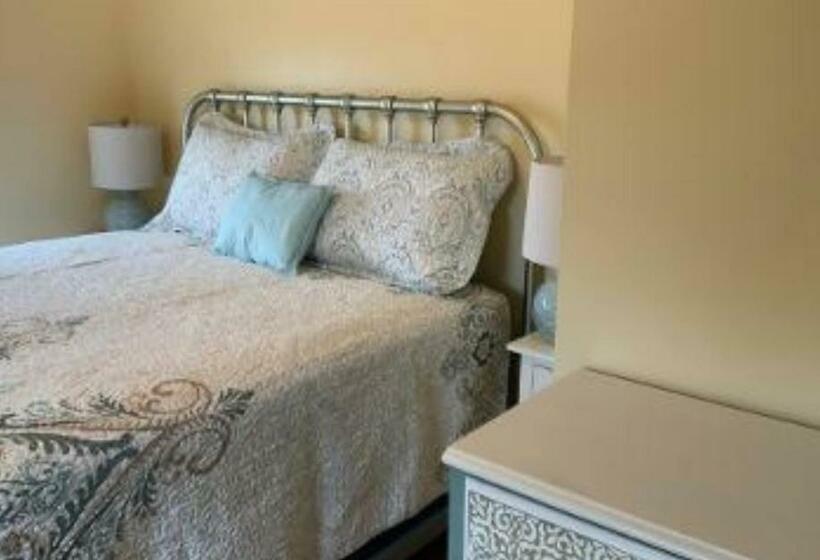 침실 4개 주택, Chateau Country Inn