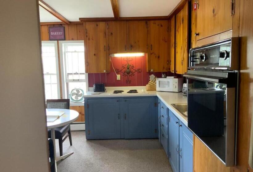 발코니가 있는 스위트, Chateau Country Inn