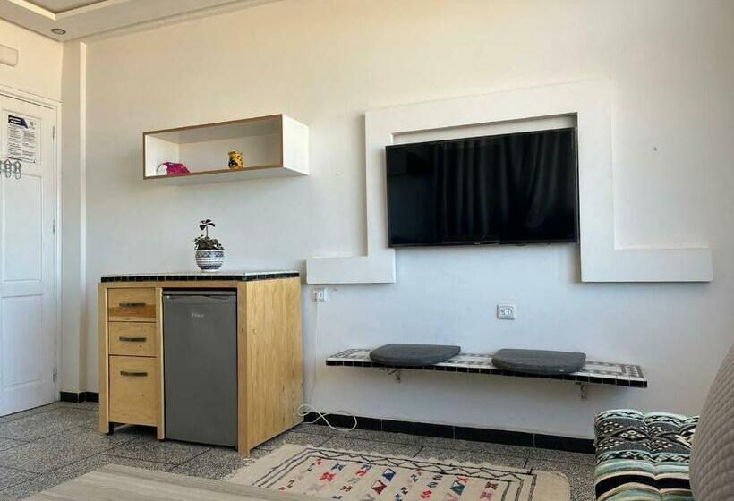 스탠다드 발코니 스튜디오, Big Blue Guest House