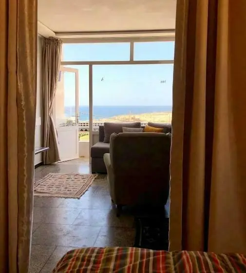 استودیو استاندارد با بالکن, Big Blue Guest House