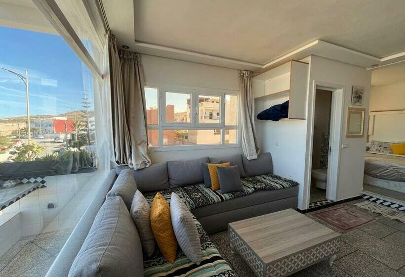 Студио Стандарт с Балконом, Big Blue Guest House