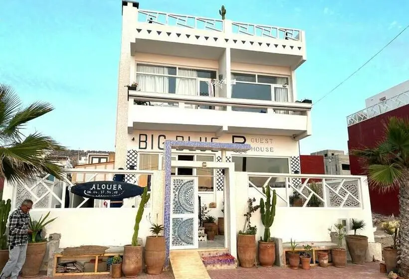 استودیو استاندارد با بالکن, Big Blue Guest House