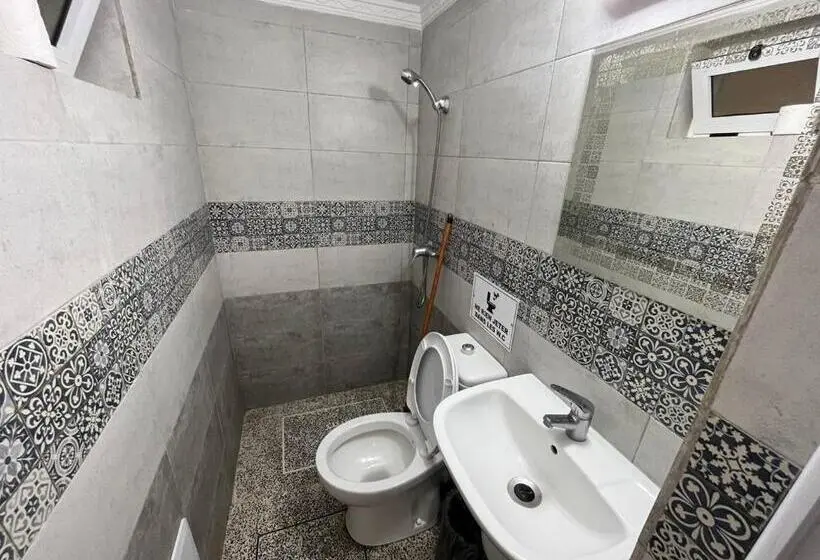 اتاق خانوادگی, Big Blue Guest House