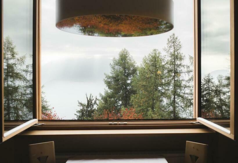 Номер Стандарт Вид на Горы, Einäugl Briol