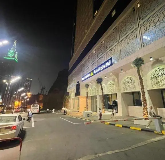 اتاق استاندارد چهار تخته, Nawazi Towers