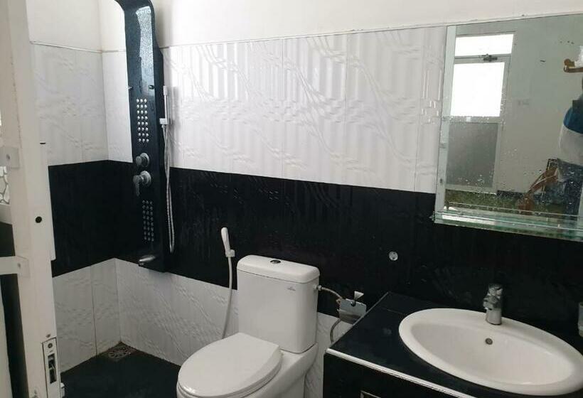 家庭间, Relax Lake View Resort