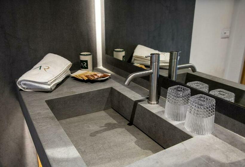 Полулюкс, Aura Relais