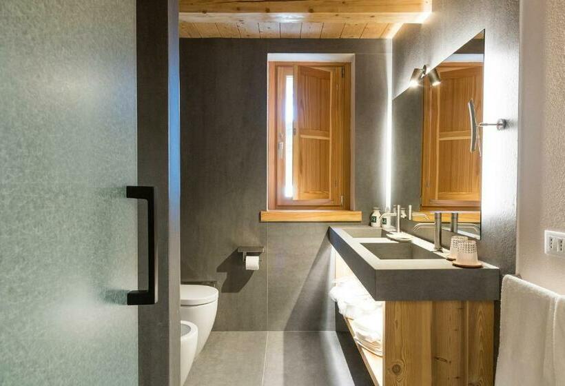 Люкс, Aura Relais