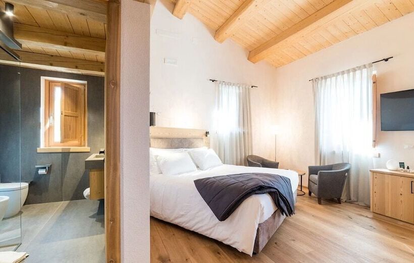 Люкс, Aura Relais