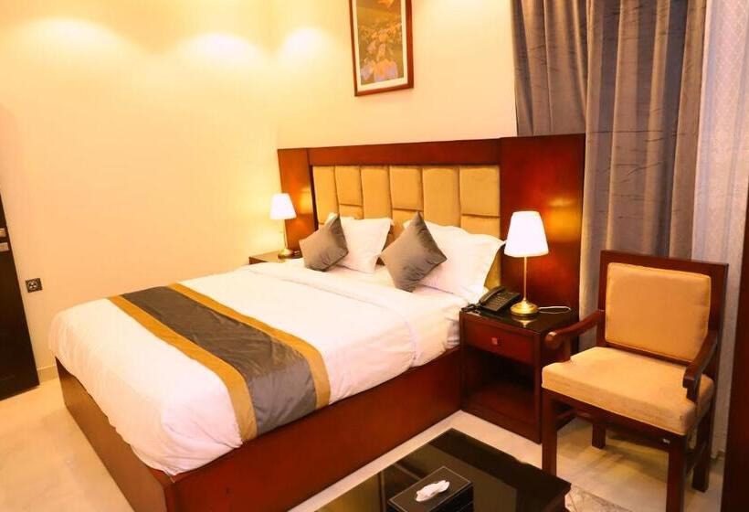 Suite 2 Soveværelser, فندق الأفنيوز بالرس