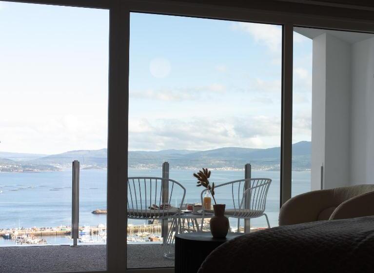 اتاق لوکس با بالکن و چشمانداز دریا, Otantus