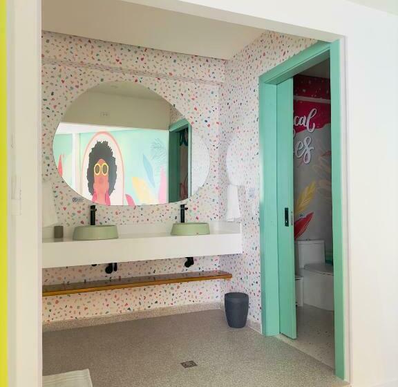 סוויטה משפחתית, Nomadic Design