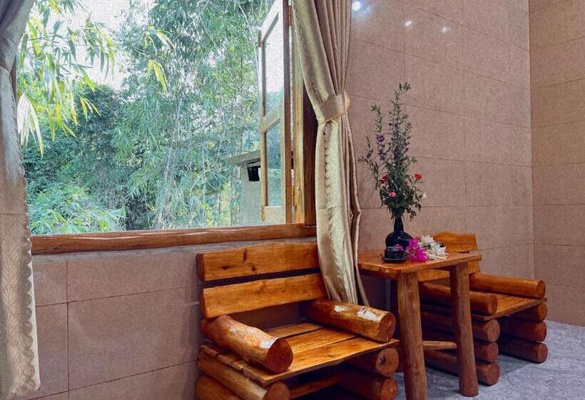 اتاق استاندارد با تخت بزرگ, A Sính Homestay