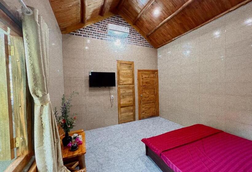 اتاق استاندارد با تخت بزرگ, A Sính Homestay