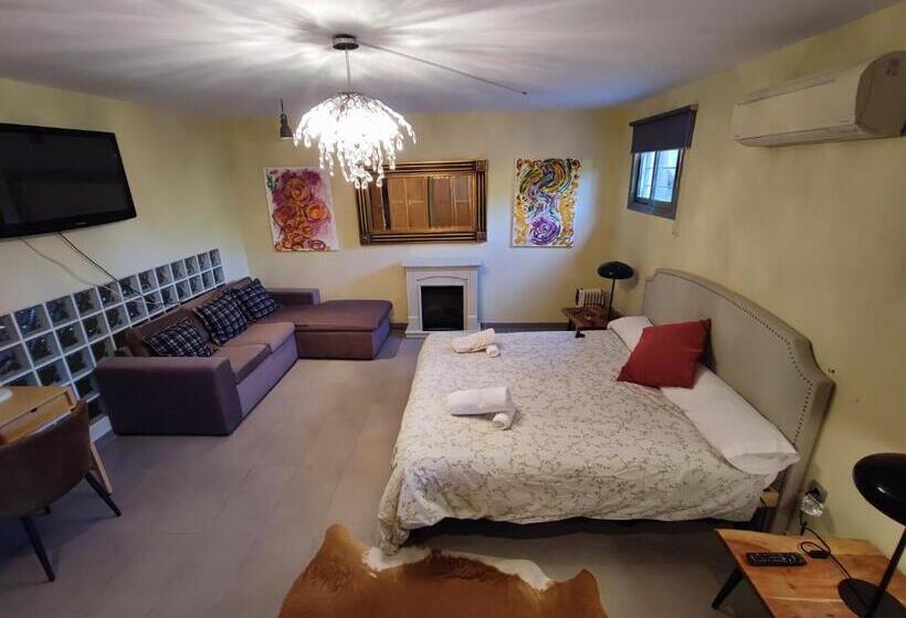 سوییت لوکس, Villa Aguilas Club Guest House