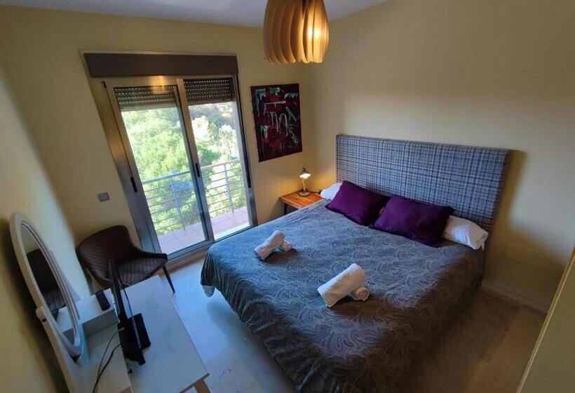 اتاق لوکس با بالکن, Villa Aguilas Club Guest House