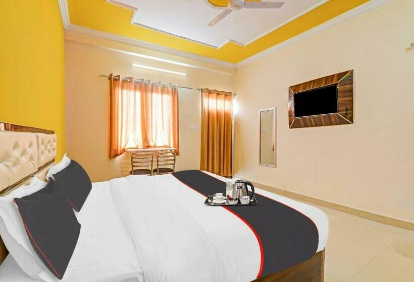 غرفة كلاسيكية ثلاثية, Collection O Sundaram Resort