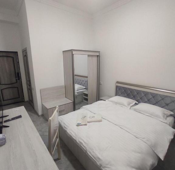 Habitació Estàndard, Baxrama