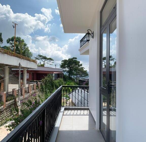 اتاق استاندارد چهارنفره با بالکن, đồi Mây Tuyết