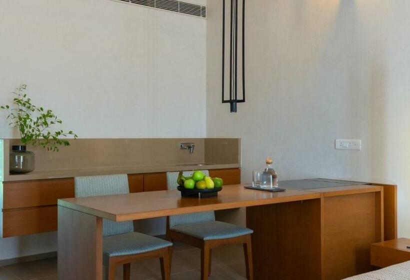 스탠다드 룸 호수 전망, Life At Repose  Lake Villas Resort & Club