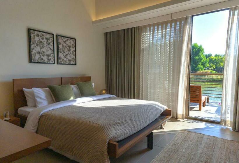 Номер Стандарт Вид на Озеро, Life At Repose Lake Villas Resort & Club